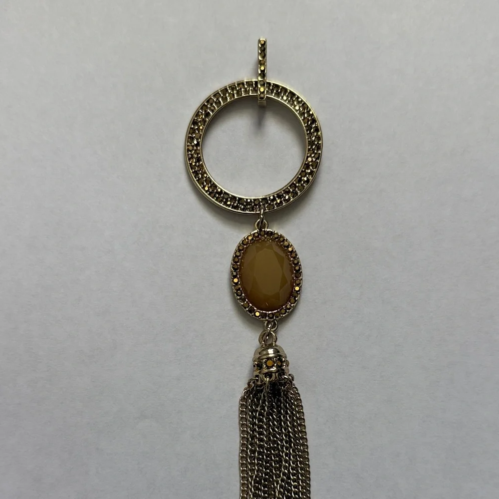 Elegant Gold Tassel Pendant Necklace